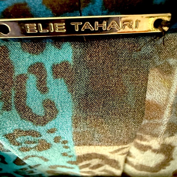 Elie Tahari NWOT 100% Silk Animal Print Blouse.  Small.  3/4 Length Bell Sleeve. - Picture 3 of 5